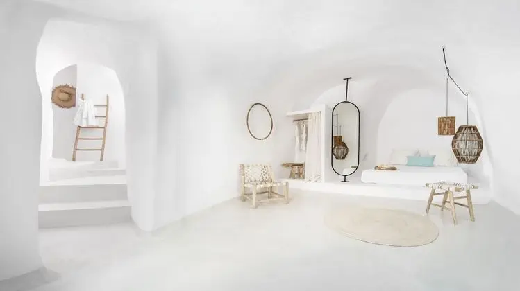 Superior Cave Room with Indoor Plunge Pool & Caldera View