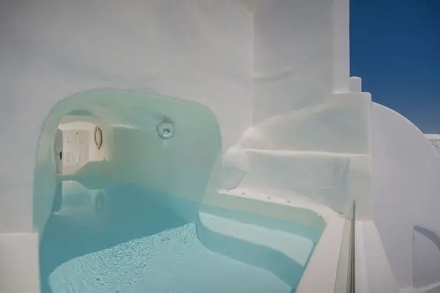 Superior Cave Suite with Semicovered Plunge Pool & Caldera View