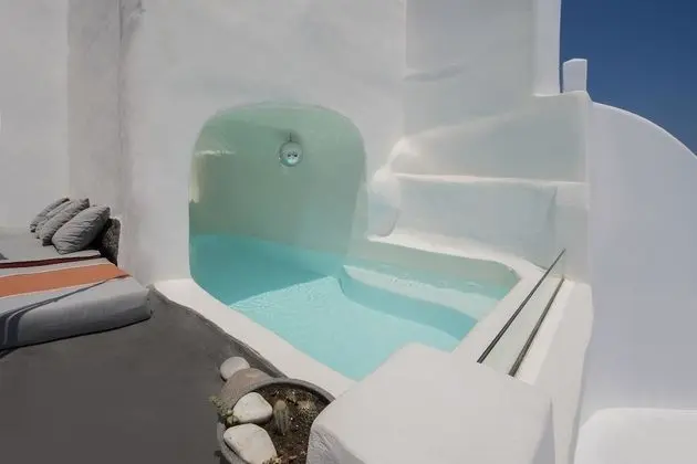 Superior Cave Suite with Semicovered Plunge Pool & Caldera View