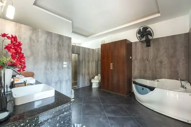 6-Bedroom Pool Villa