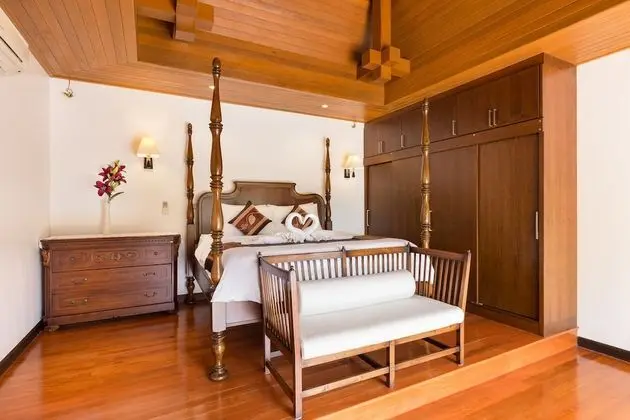 6-Bedroom Pool Villa