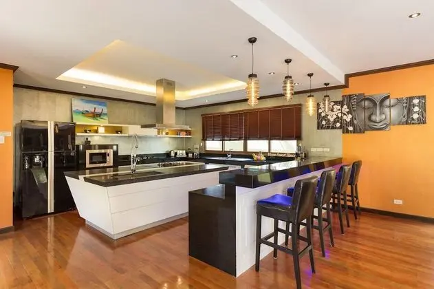 6-Bedroom Pool Villa