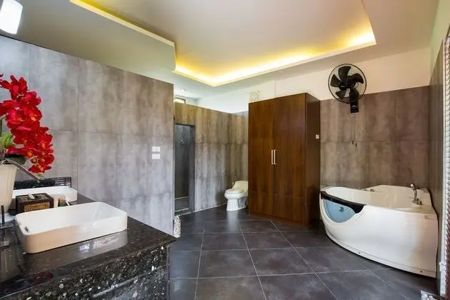 6-Bedroom Pool Villa