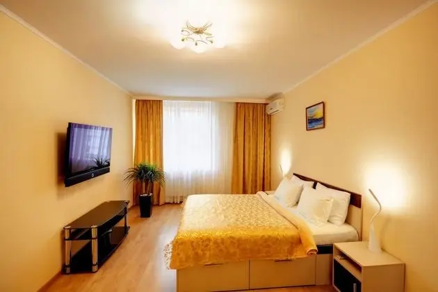 Elite Apart Daire, 1 Yatak Odası, Mutfak (Anny Akhmatovoi St 30)