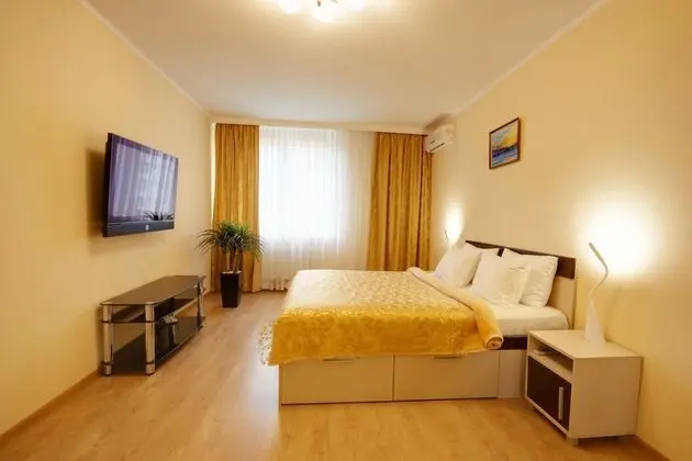 Elite Apart Daire, 1 Yatak Odası, Mutfak (Anny Akhmatovoi St 30)