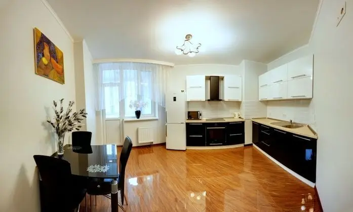 Elite Apart Daire, 1 Yatak Odası, Mutfak (Anny Akhmatovoi St 30)