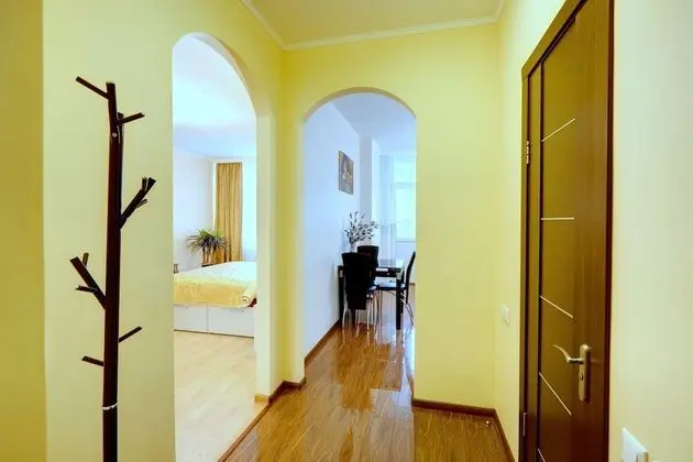 Elite Apart Daire, 1 Yatak Odası, Mutfak (Anny Akhmatovoi St 30)