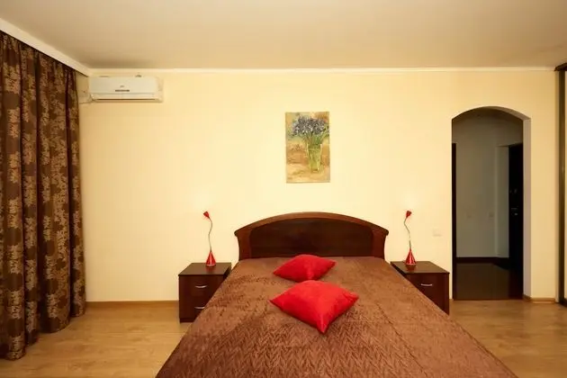 Romantic Apart Daire, 1 Yatak Odası, Mutfak (Anny Akhmatovoi St 30)