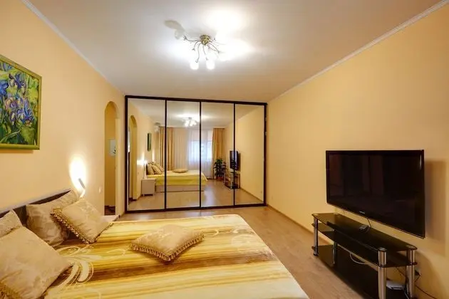 Superior Apart Daire, 1 Yatak Odası, Mutfak (Anny Akhmatovoi St 30)