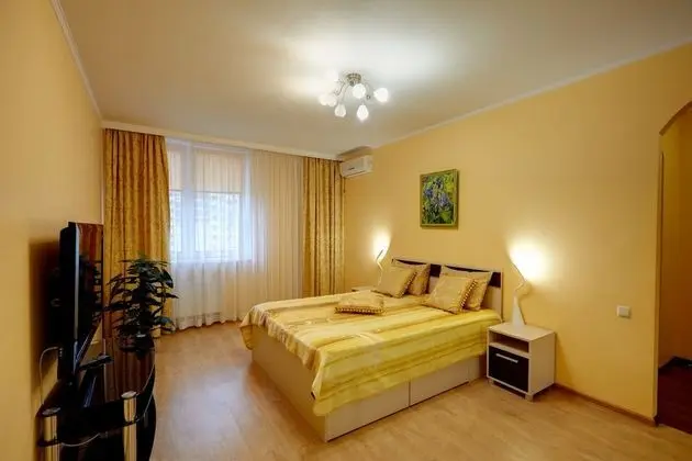 Superior Apart Daire, 1 Yatak Odası, Mutfak (Anny Akhmatovoi St 30)