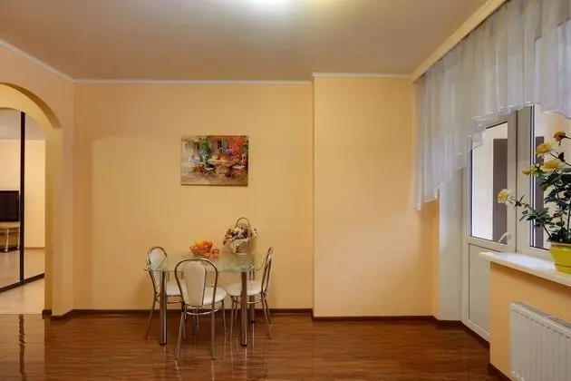 Superior Apart Daire, 1 Yatak Odası, Mutfak (Anny Akhmatovoi St 30)