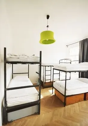2 beds in 4-6 Bed Dormitory with Private bathroom