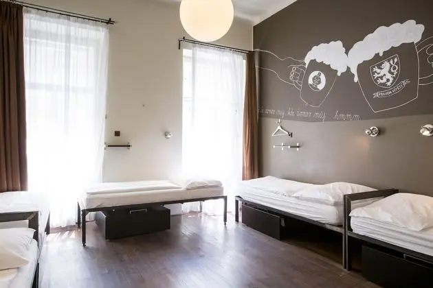 2 beds in 4-6 Bed Dormitory with Private bathroom