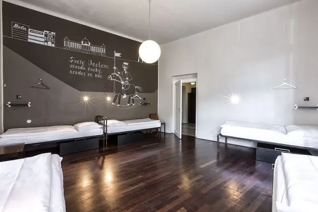 Female Dorm, 5 Beds (Ensuite)