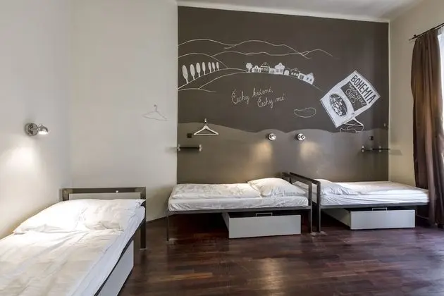 Female Dorm, 5 Beds (Ensuite)