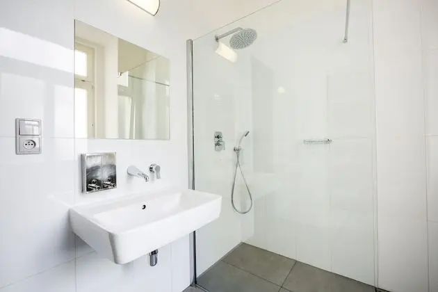 Female Dorm, 5 Beds (Ensuite)
