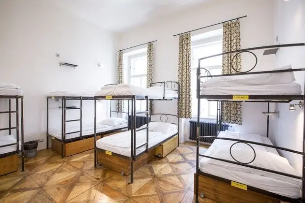 Ortak Ranzalı Oda, Karma Ranzalı Oda (8-10 beds)