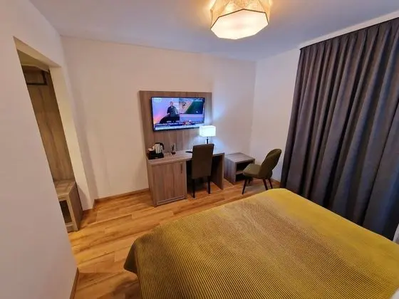 Design Tek Büyük veya İki Ayrı Yataklı Oda