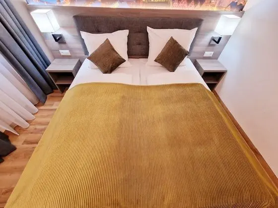 Design Tek Büyük veya İki Ayrı Yataklı Oda