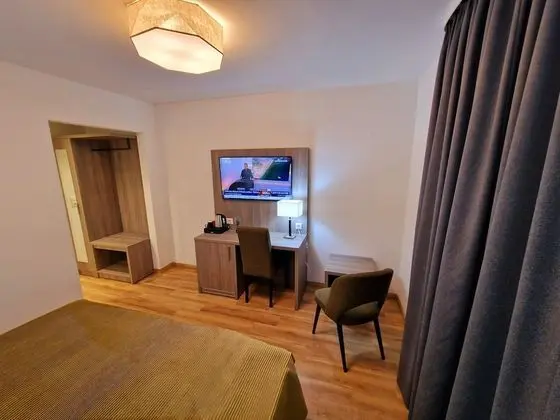 Design Tek Büyük veya İki Ayrı Yataklı Oda