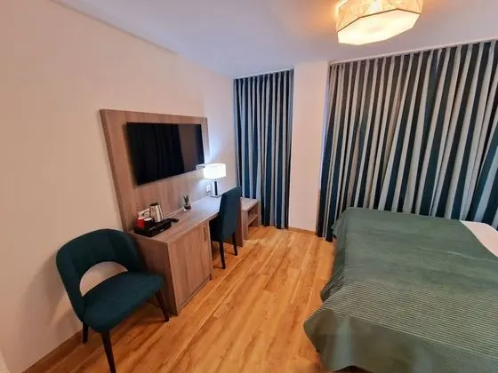 Design Tek Büyük veya İki Ayrı Yataklı Oda