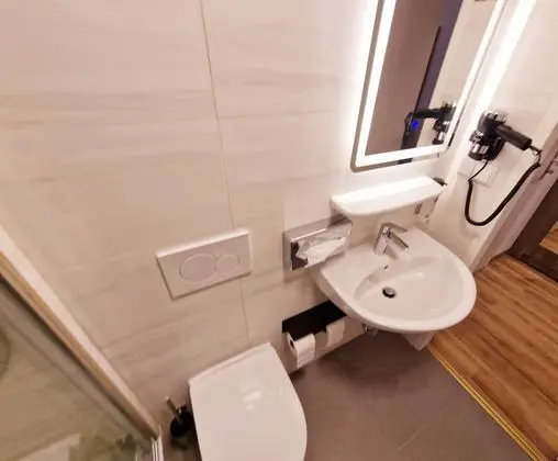 Design Tek Büyük veya İki Ayrı Yataklı Oda