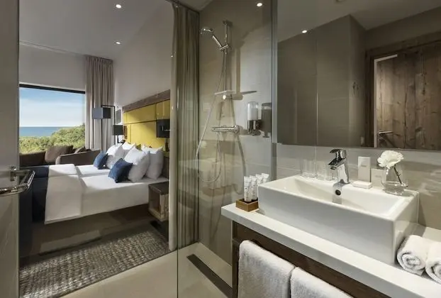Comfort Tek Büyük veya İki Ayrı Yataklı Oda, Deniz Manzaralı