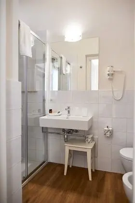 Basic Tek Büyük Yataklı Oda