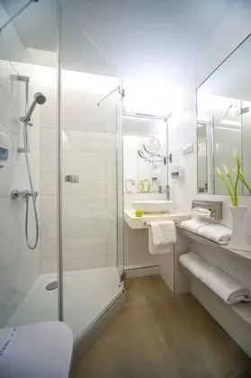 Deluxe Tek Büyük Yataklı Oda, Balkon, Şehir Manzaralı