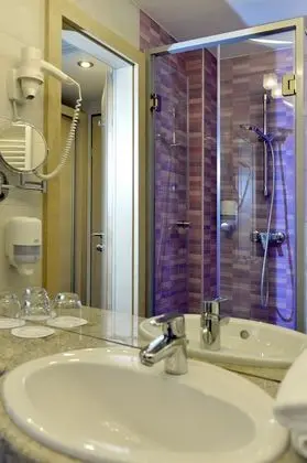 Family Dört Kişilik Oda, 2 Çift Kişilik Yatak