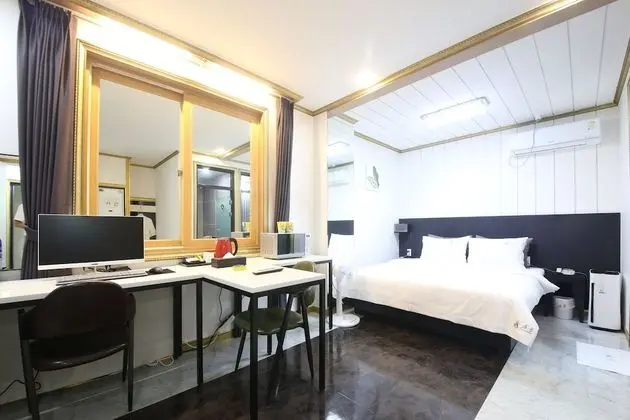 Deluxe Tek Büyük Yataklı Oda