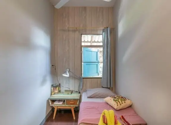 Tek Kişilik Oda, Ortak Banyo
