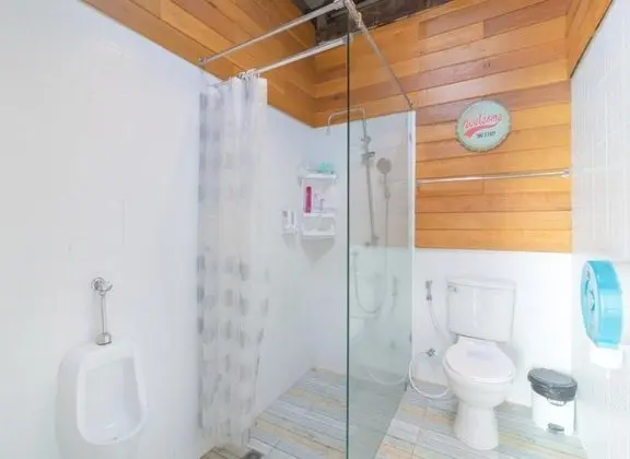 Tek Kişilik Oda, Ortak Banyo