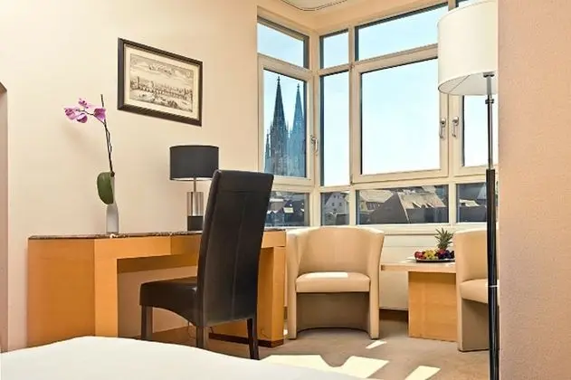 Comfort Tek Büyük Yataklı Oda (Riverside)