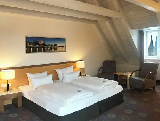 Comfort Tek Büyük Yataklı Oda (Riverside)