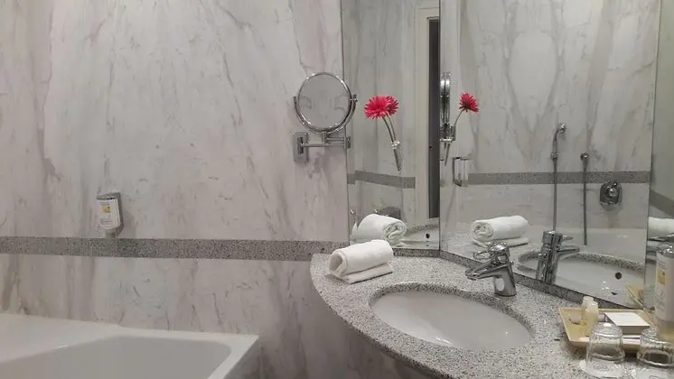Comfort Tek Büyük Yataklı Oda (Riverside)