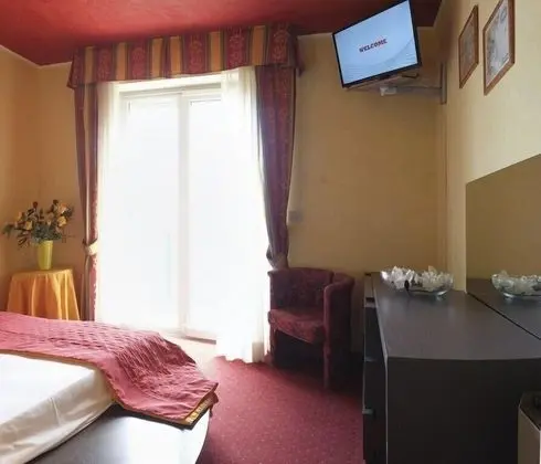 Comfort Tek Büyük Yataklı Oda