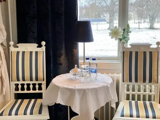 Tek Büyük Yataklı Oda, Ortak Banyo