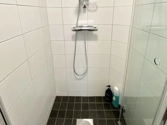 Tek Büyük Yataklı Oda, Ortak Banyo