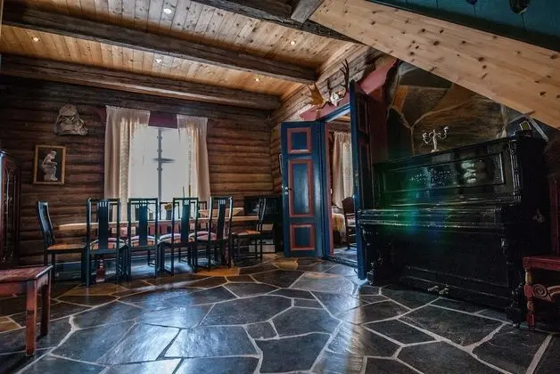 Kulübe, 6 Yatak Odası