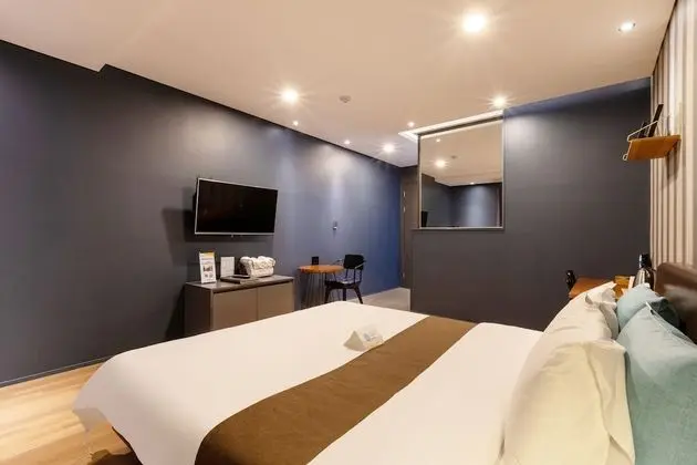 Premium Oda, 1 En Büyük (King) Boy Yatak (Free Breakfast for 1)