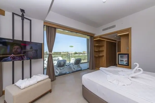 Luxury Oda