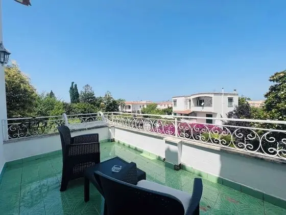 Üç Kişilik Oda