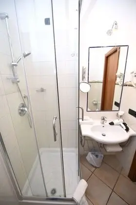 Dört Kişilik Oda