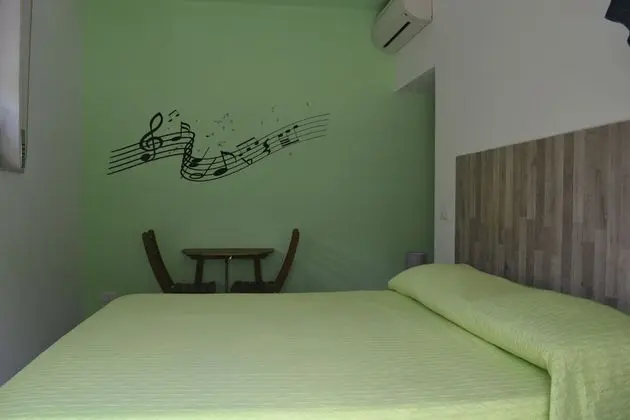 Standard Tek Büyük Yataklı Oda