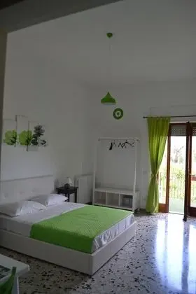 Standard Tek Büyük Yataklı Oda