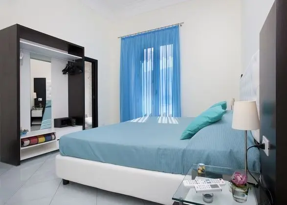 Deluxe Tek Büyük Yataklı Oda, Ek Bina (Corso Italia 176)