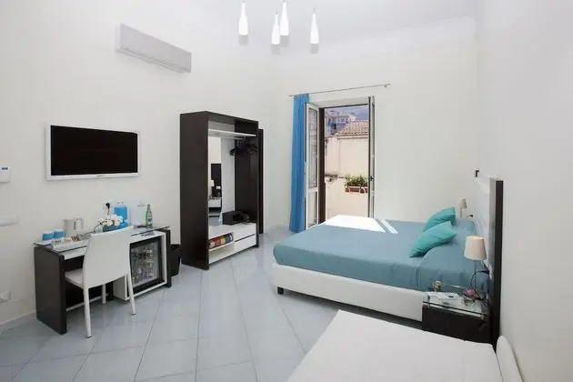 Deluxe Tek Büyük Yataklı Oda, Ek Bina (Corso Italia 176)