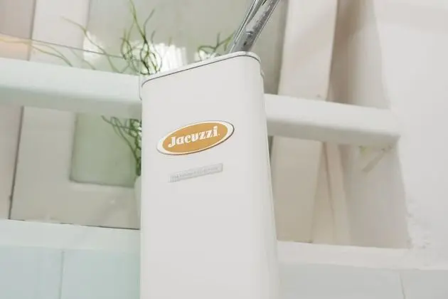 Comfort Üç Kişilik Oda, Küvet, Avlu Manzaralı