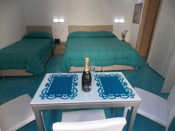 Üç Kişilik Oda